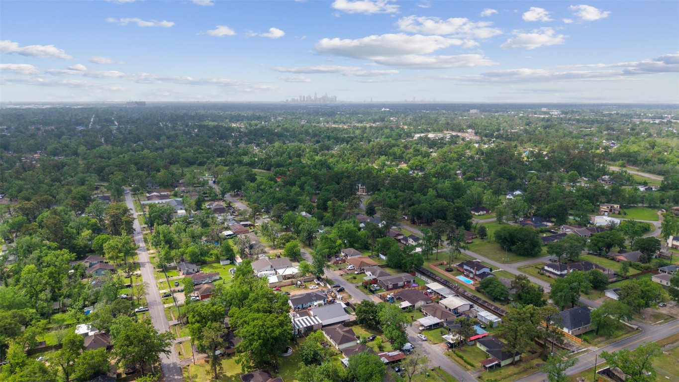 10430 Caxton Street Houston, TX 77016 - Photo 25 of 26 an aerial view of multiple house