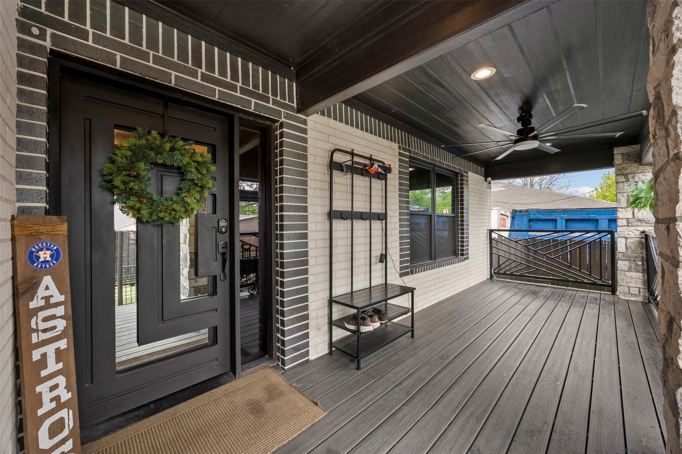 10430 Caxton Street Houston, TX 77016 - Photo 4 of 26 a view of outdoor space and deck