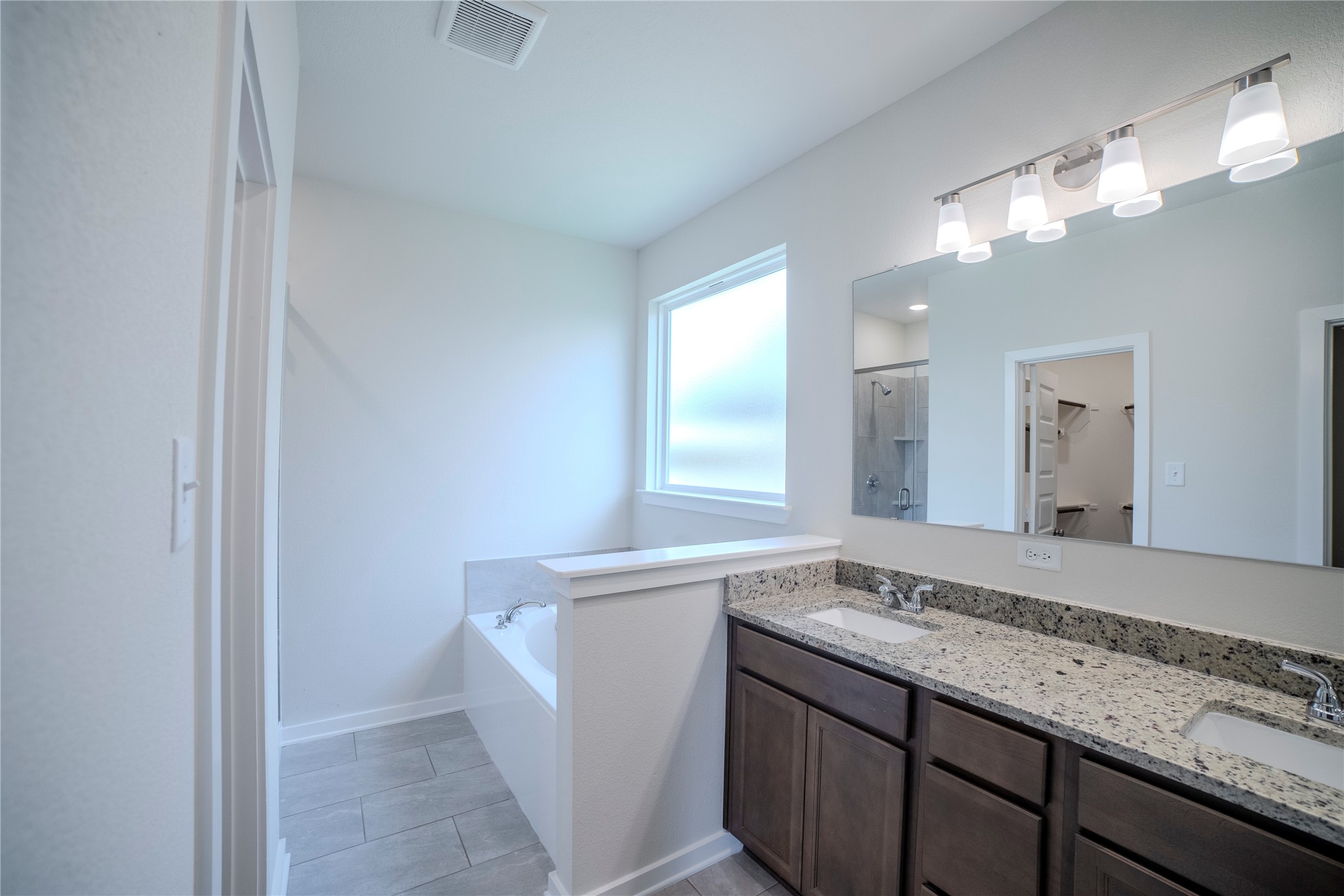 1402 Lk Rdg Drive Brenham, TX 77833 - Photo 30 of 35 a bathroom with a sink and a mirror