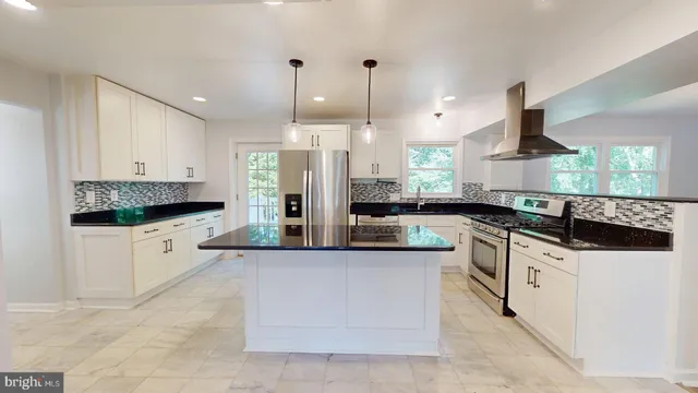 $4,100 | 6602 Greenview Lane, Springfield, VA 22152