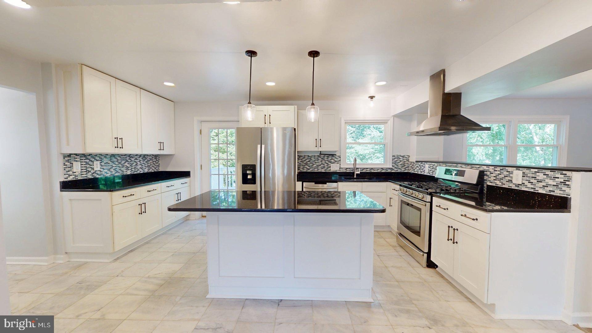 6602 Greenview Lane Springfield, VA 22152 - Photo 11 of 28