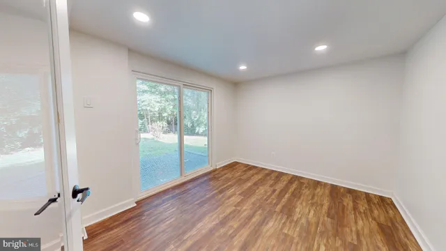 $4,100 | 6602 Greenview Lane, Springfield, VA 22152