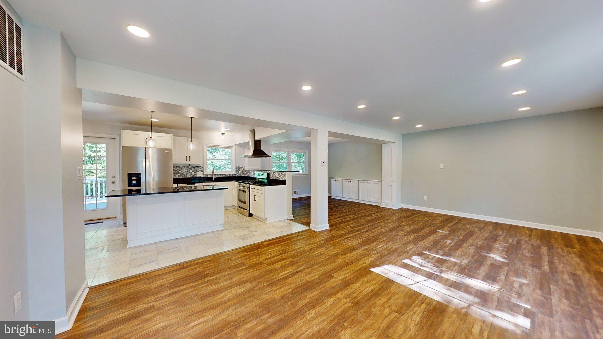 6602 Greenview Lane Springfield, VA 22152 - Photo 5 of 28