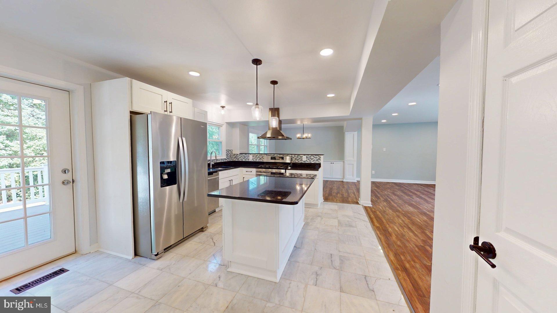 6602 Greenview Lane Springfield, VA 22152 - Photo 8 of 28