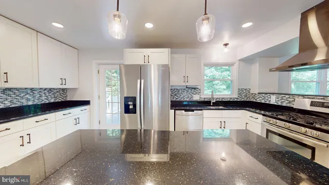 $4,100 | 6602 Greenview Lane, Springfield, VA 22152