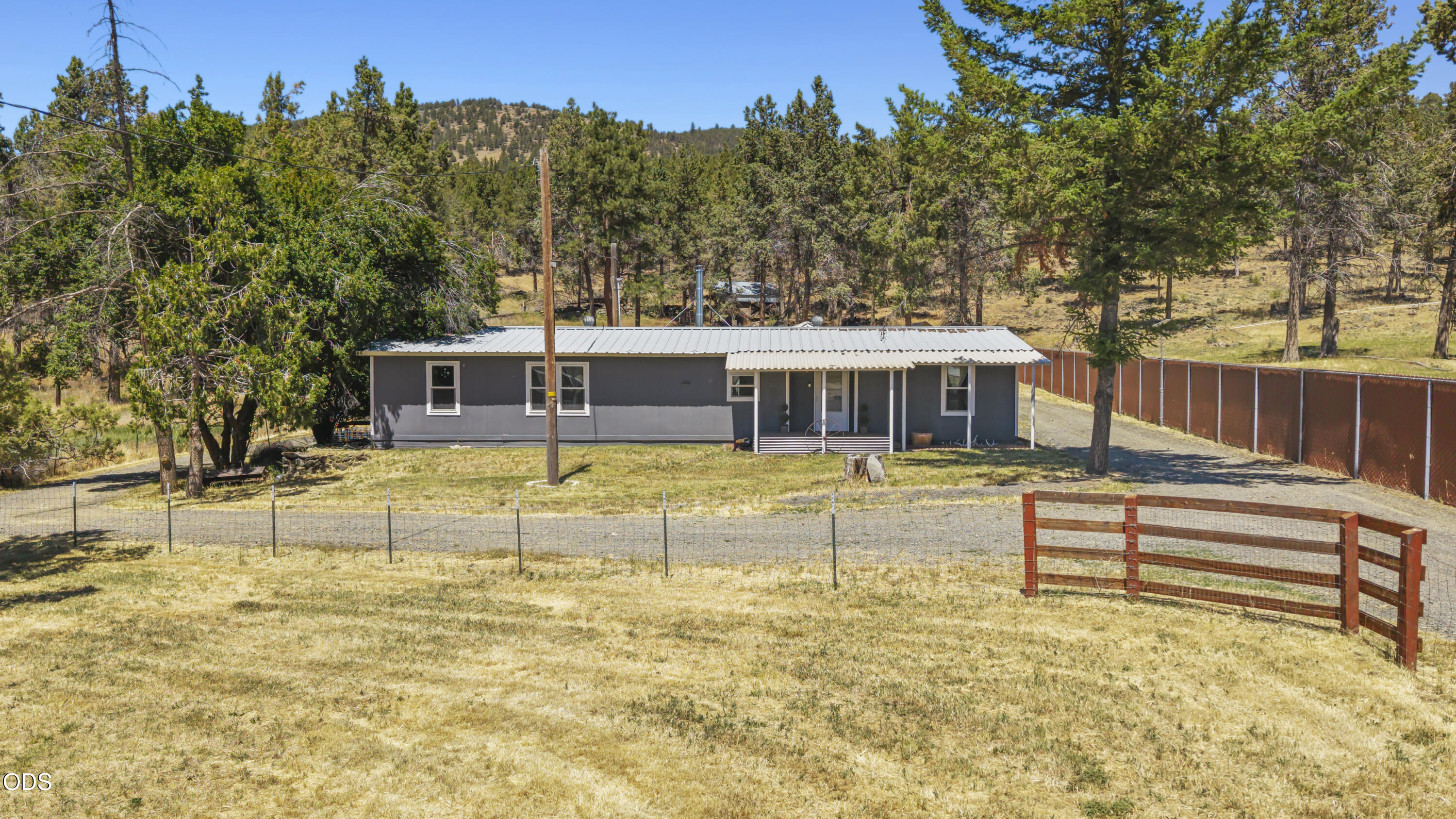19223 North Poe Valley Road Klamath Falls, OR 97603 - Photo 4 of 58