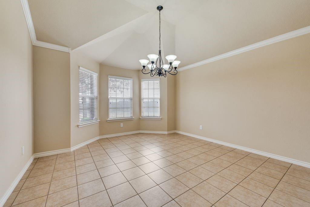 932 Cook Street Mansfield, TX 76065 - Photo 3 of 31