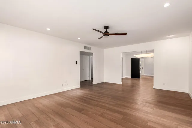 $3,300 | 1519 West Flower Circle North, Phoenix, AZ 85015