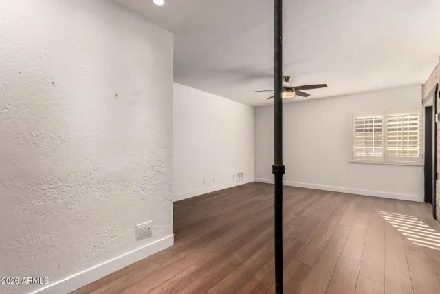 $3,300 | 1519 West Flower Circle North, Phoenix, AZ 85015