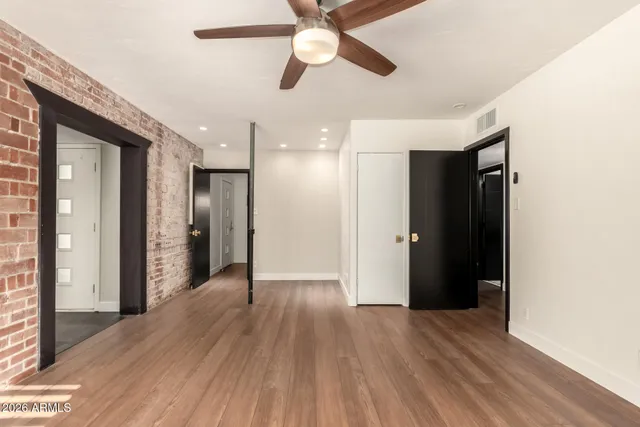 $3,300 | 1519 West Flower Circle North, Phoenix, AZ 85015