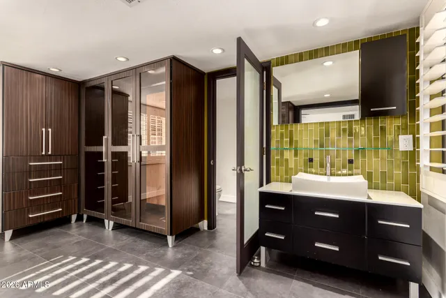 $3,300 | 1519 West Flower Circle North, Phoenix, AZ 85015