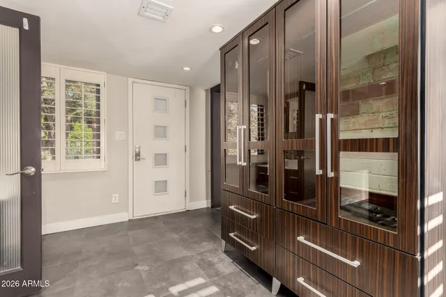 $3,300 | 1519 West Flower Circle North, Phoenix, AZ 85015