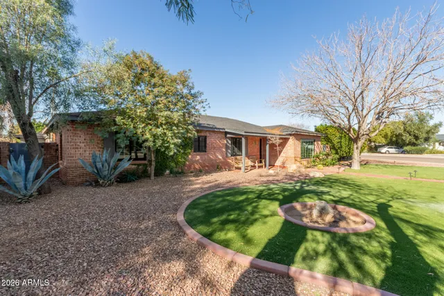 $3,300 | 1519 West Flower Circle North, Phoenix, AZ 85015