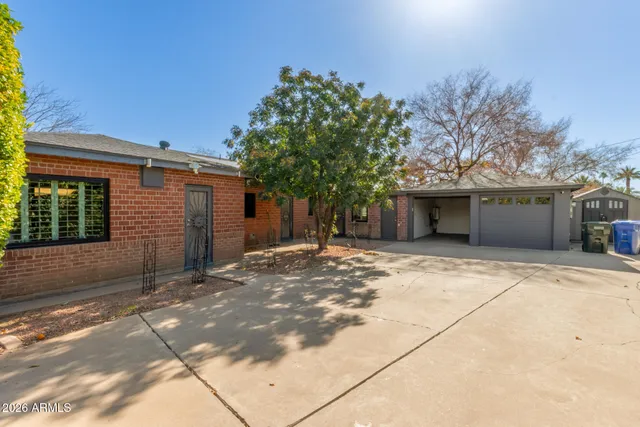 $3,300 | 1519 West Flower Circle North, Phoenix, AZ 85015