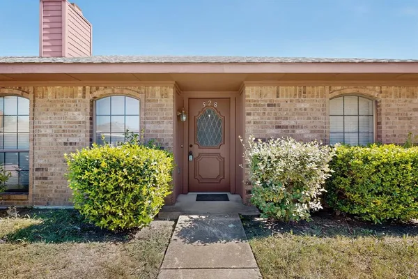 $1,850 | 528 Post Oak Lane, Allen, TX 75002