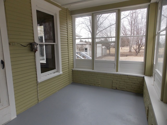 2265 North 3806th Road Serena, IL 60549 - Photo 17 of 19 a bathroom with a bathtub and a window