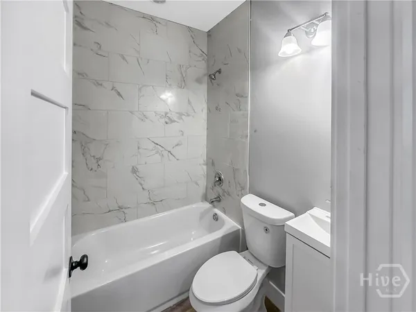 $1,850 | 316 West 40th Street, Unit E, Savannah, GA 31401