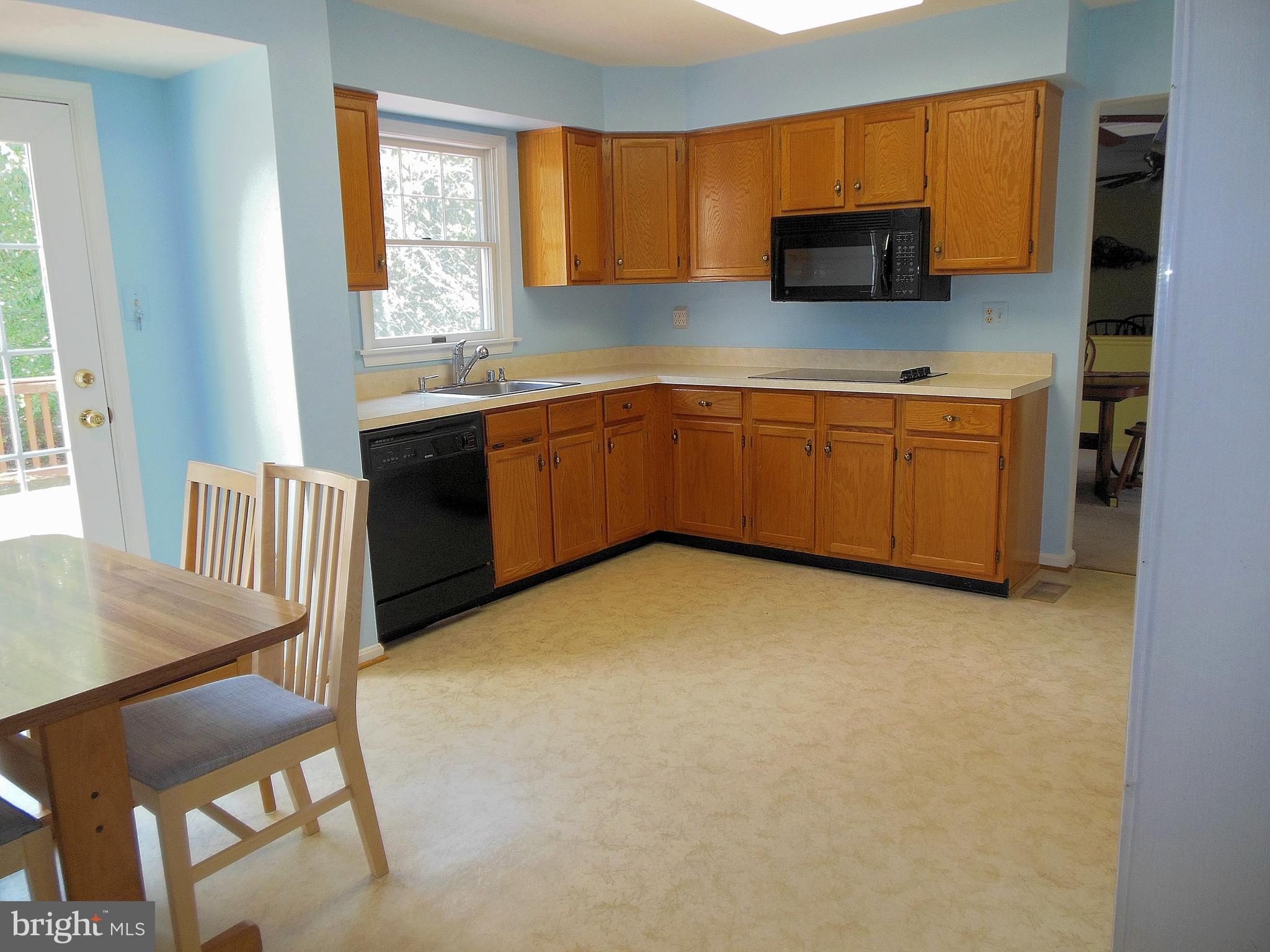 4324 Cottington Road Baltimore, MD 21236 - Photo 3 of 21 Kitchen