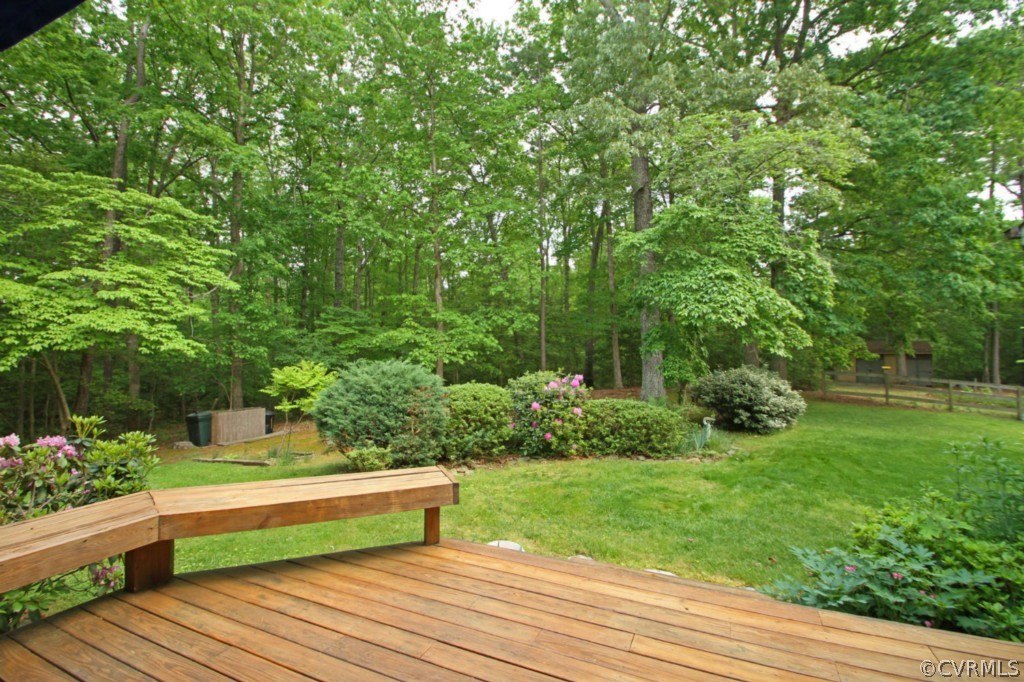12211 Spring Run Road Chesterfield, VA 23832 - Photo 18 of 24 a garden view with a seating space