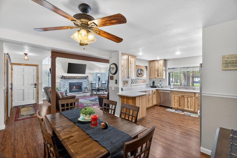 112 Poplar Valley Road Blairsden, CA 96103 - Photo 11 of 28 a living room with furniture and a wooden floor