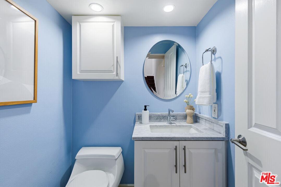 13233 Fiji Way, Unit H Marina del Rey, CA 90292 - Photo 19 of 48