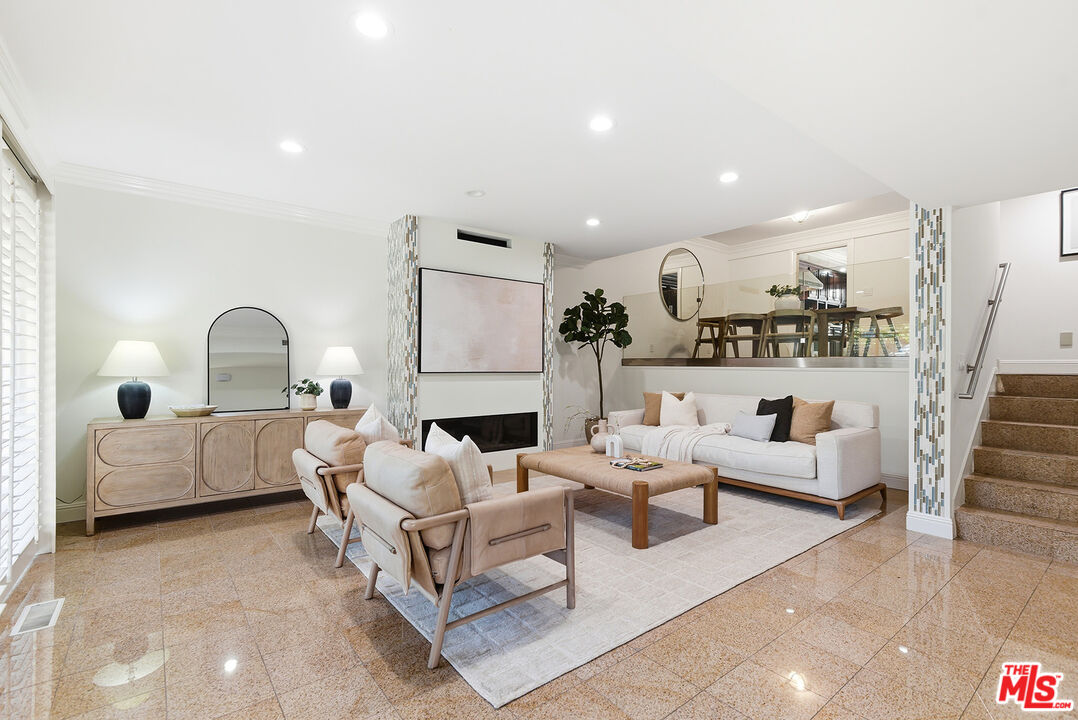 13233 Fiji Way, Unit H Marina del Rey, CA 90292 - Photo 2 of 48