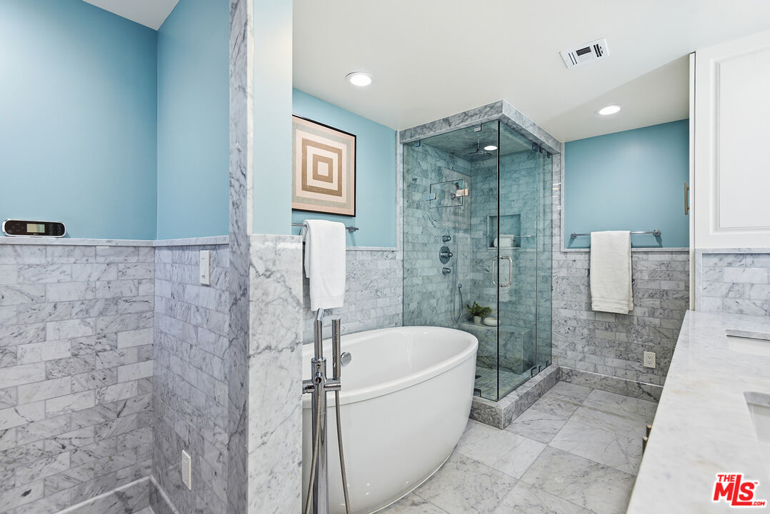 13233 Fiji Way, Unit H Marina del Rey, CA 90292 - Photo 25 of 48