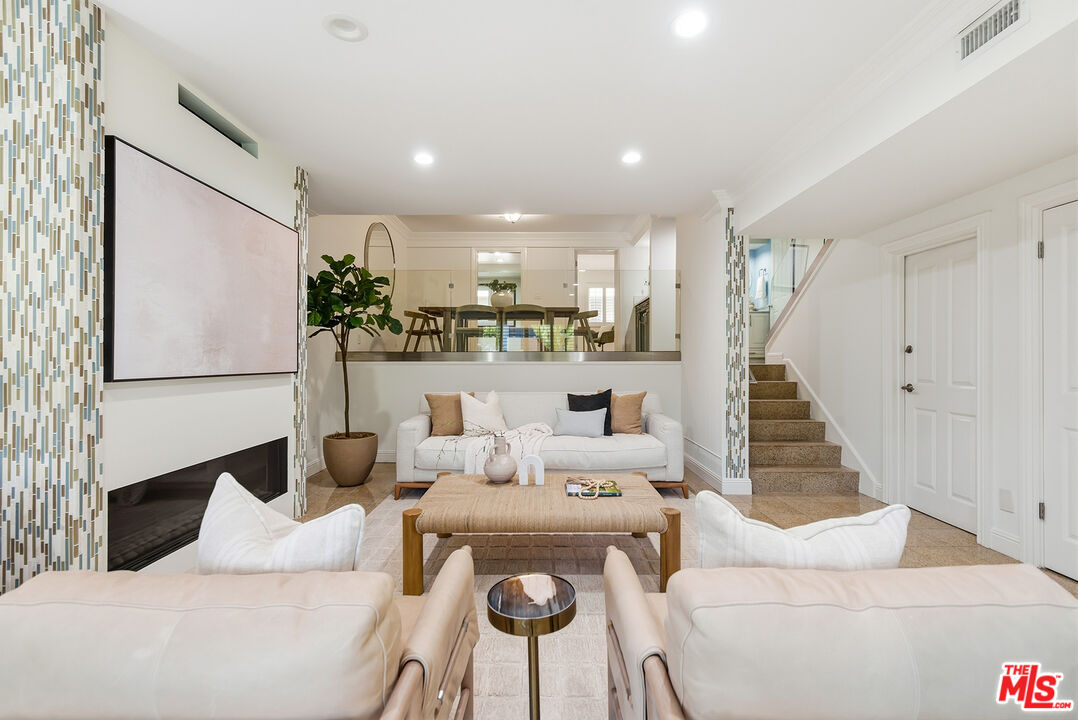 13233 Fiji Way, Unit H Marina del Rey, CA 90292 - Photo 3 of 48