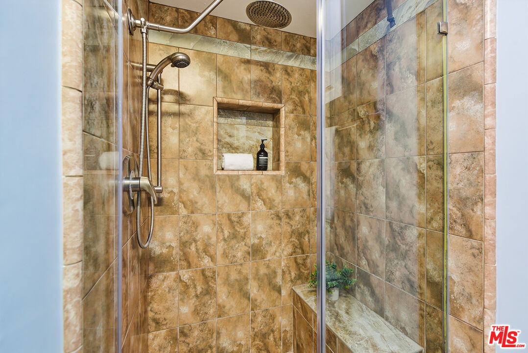 13233 Fiji Way, Unit H Marina del Rey, CA 90292 - Photo 36 of 48