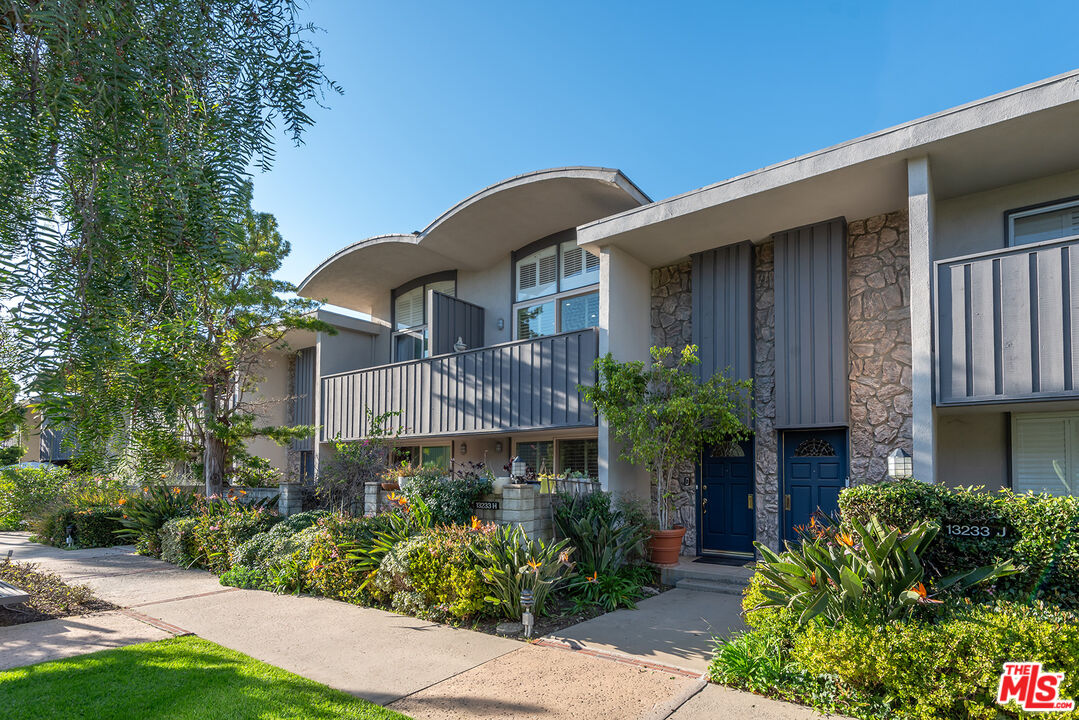 13233 Fiji Way, Unit H Marina del Rey, CA 90292 - Photo 42 of 48