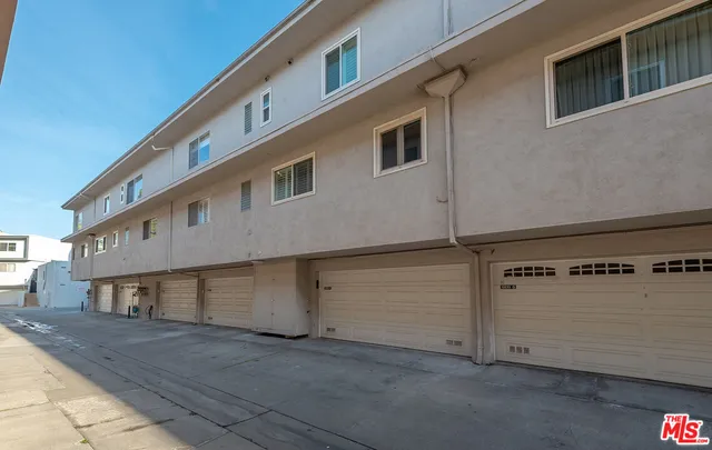 $1,695,000 | 13233 Fiji Way, Unit H, Marina del Rey, CA 90292