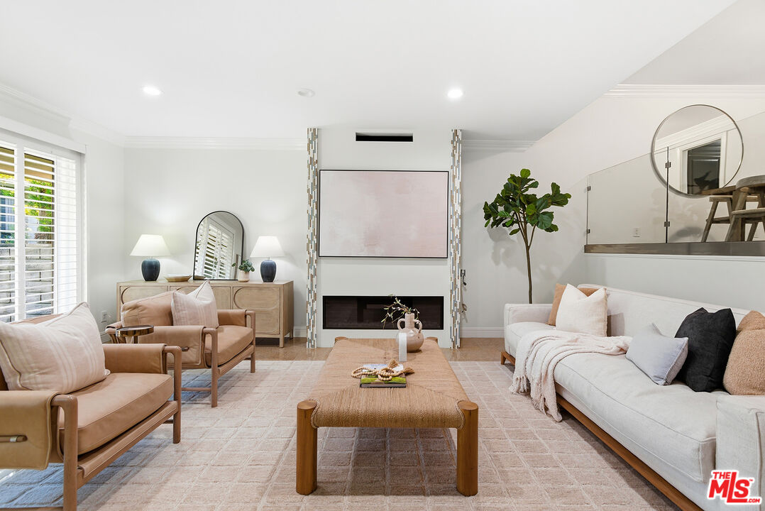 13233 Fiji Way, Unit H Marina del Rey, CA 90292 - Photo 5 of 48