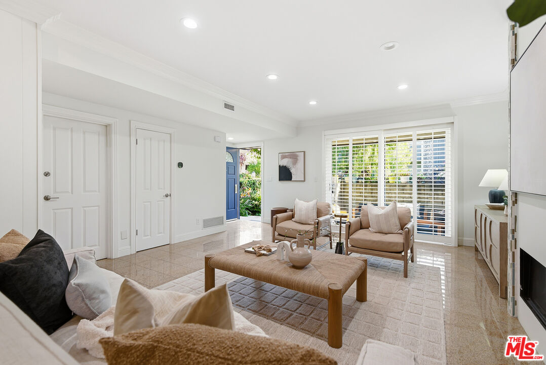 13233 Fiji Way, Unit H Marina del Rey, CA 90292 - Photo 6 of 48