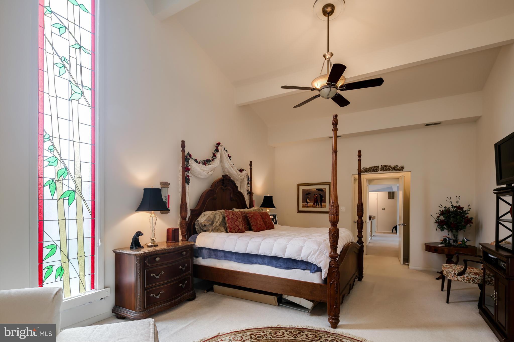 9801 Clydesdale Street Potomac, MD 20854 - Photo 15 of 30 Bedroom (Master)