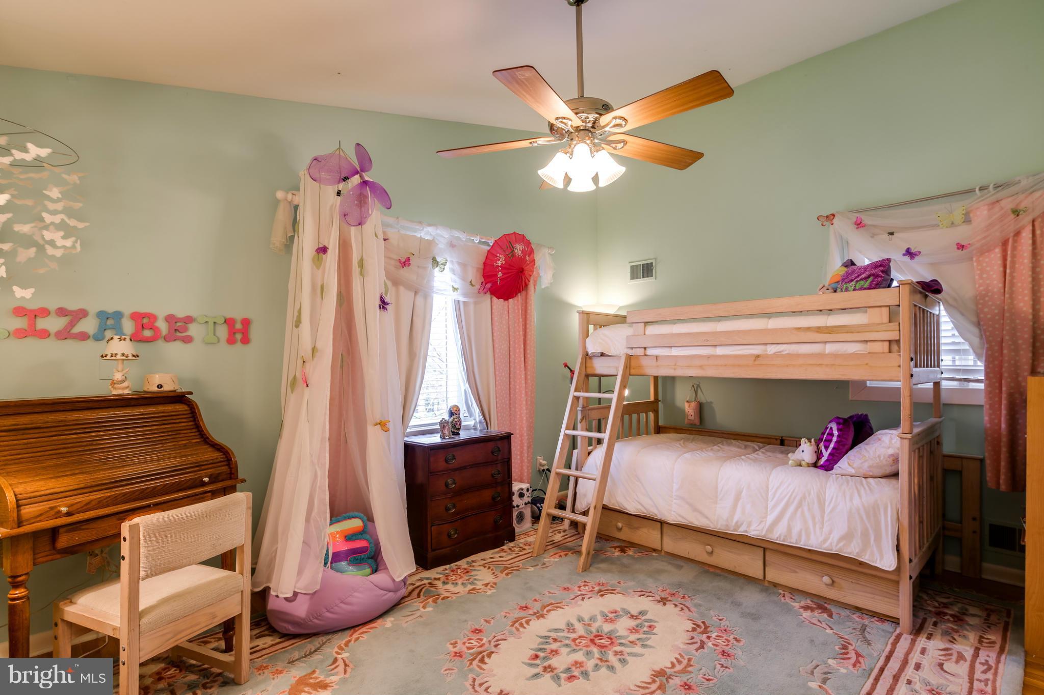 9801 Clydesdale Street Potomac, MD 20854 - Photo 19 of 30 Bedroom