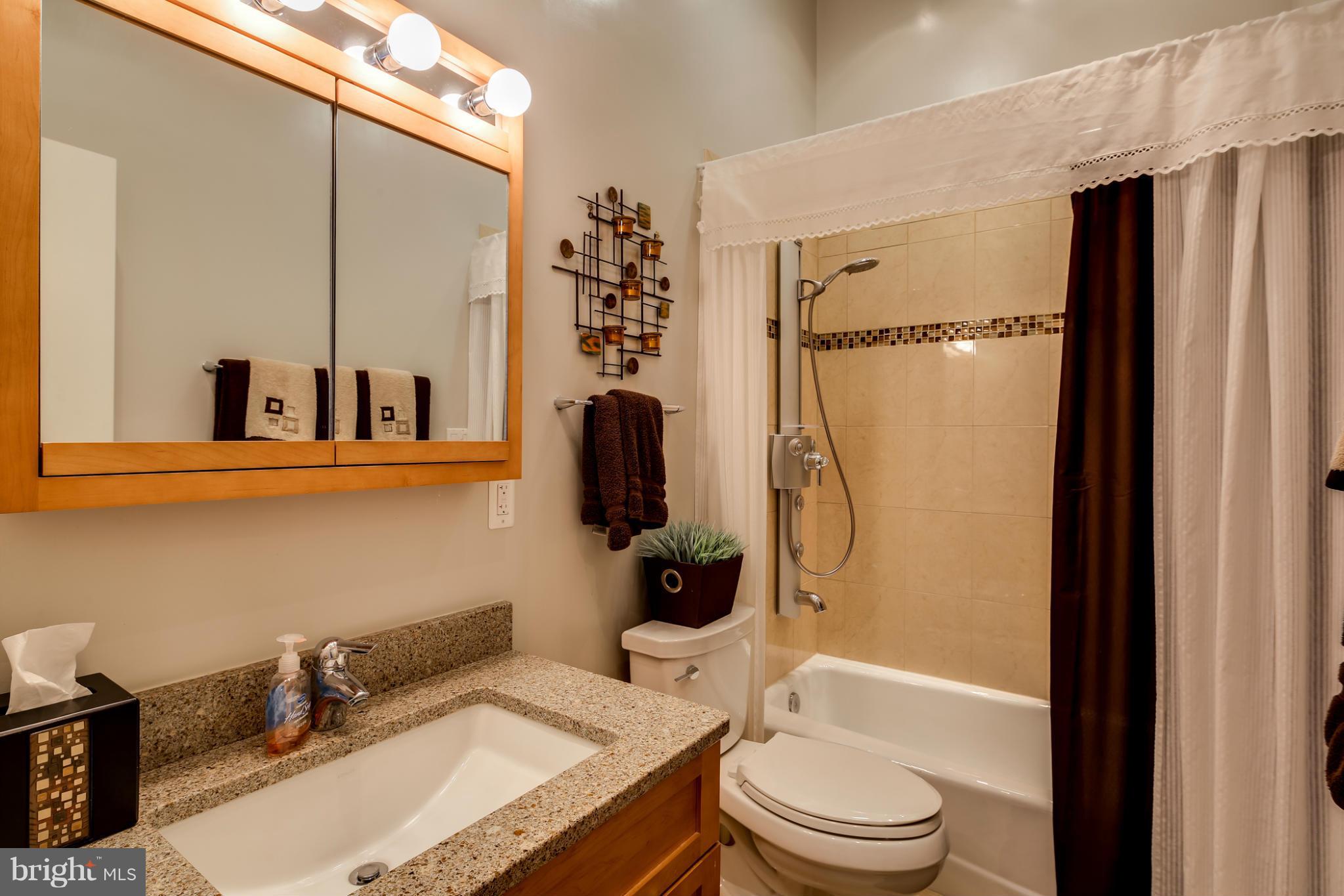 9801 Clydesdale Street Potomac, MD 20854 - Photo 23 of 30 Bath