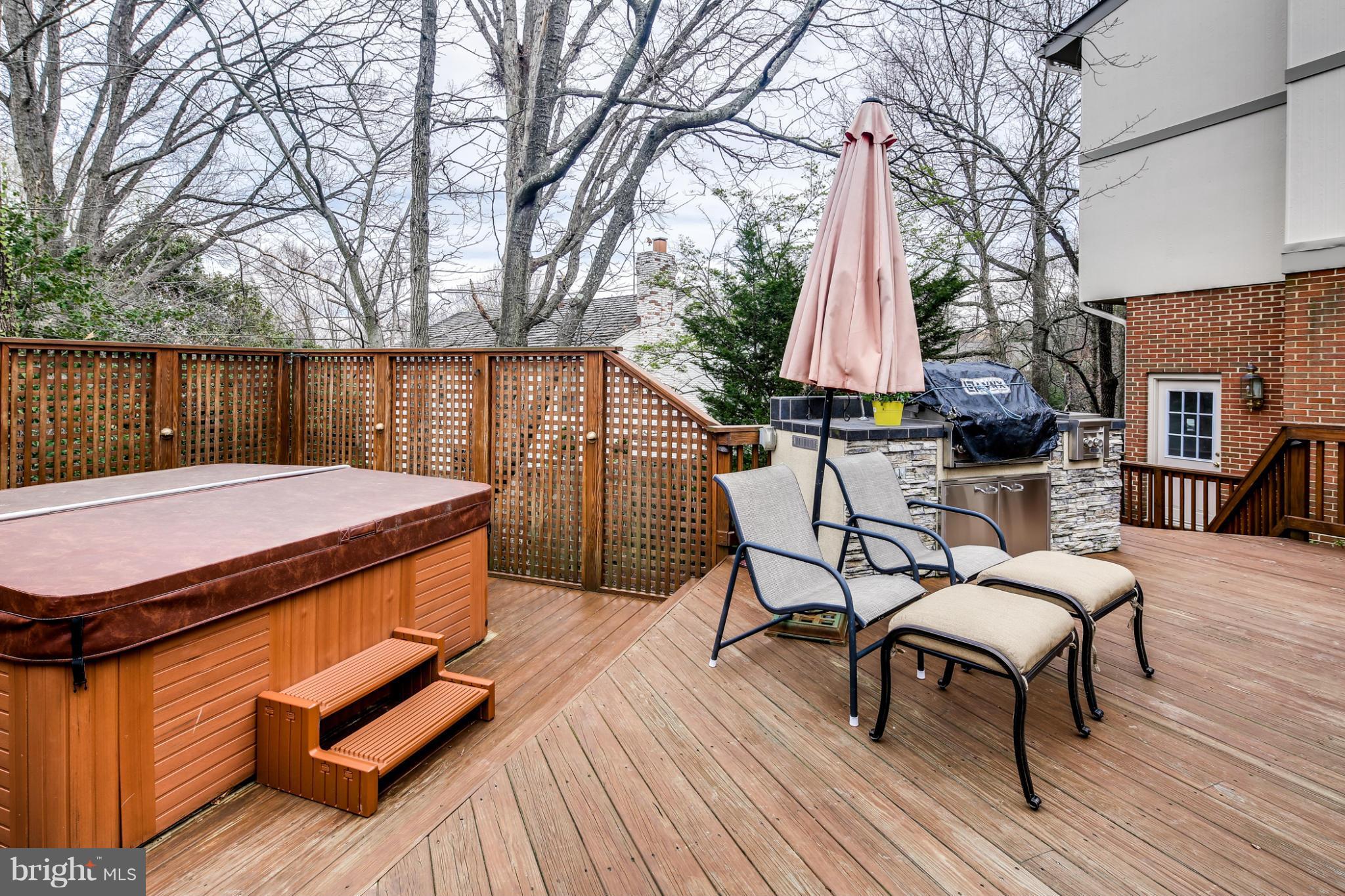 9801 Clydesdale Street Potomac, MD 20854 - Photo 29 of 30 Exterior (Rear)