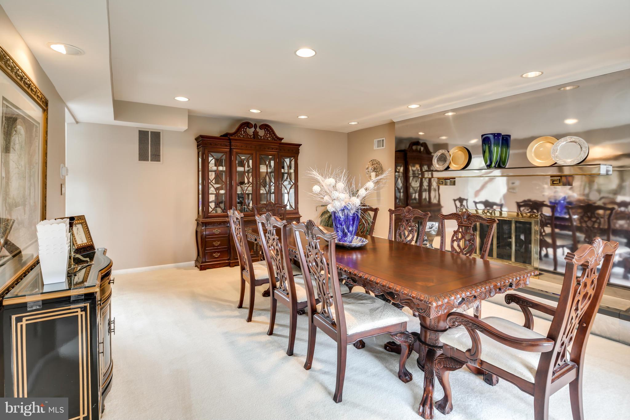 9801 Clydesdale Street Potomac, MD 20854 - Photo 7 of 30 Dining Room