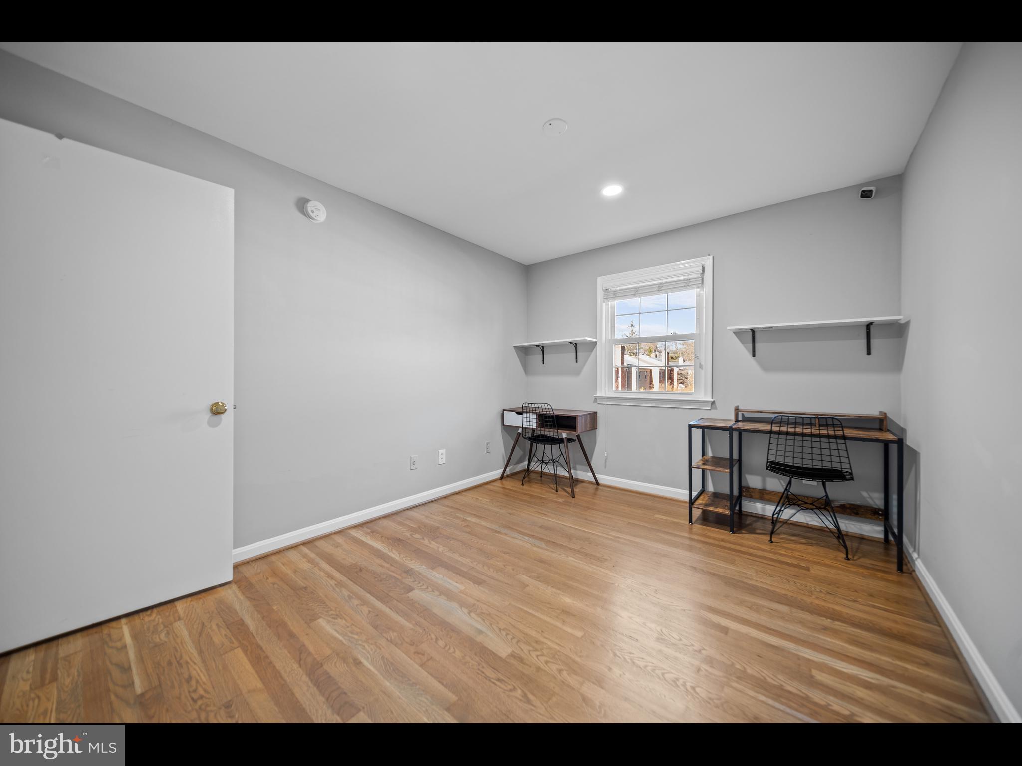 1609 Dunterry Place McLean, VA 22101 - Photo 27 of 36 a view of room with furniture and a chair