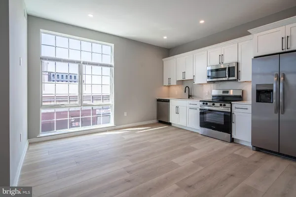 $1,600 | 2401 Washington Avenue, Unit 3F, Philadelphia, PA 19146