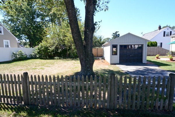 21 Frances Road Woburn, MA 01801 - Photo 3 of 13 Gallery Image 3