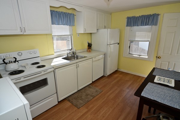 21 Frances Road Woburn, MA 01801 - Photo 7 of 13 Gallery Image 7