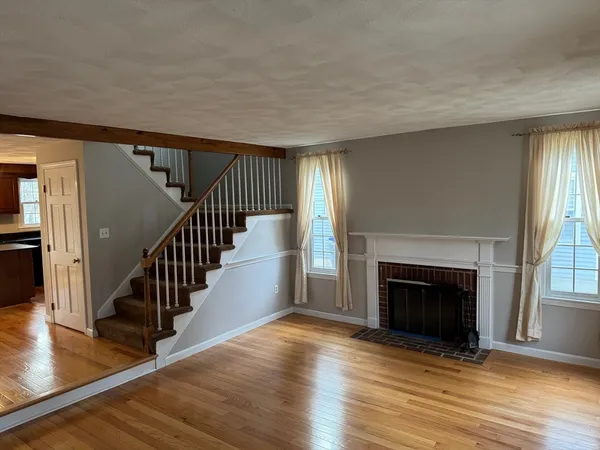 $3,200 | 887 Wellman Avenue, Unit 887, Chelmsford, MA 01863
