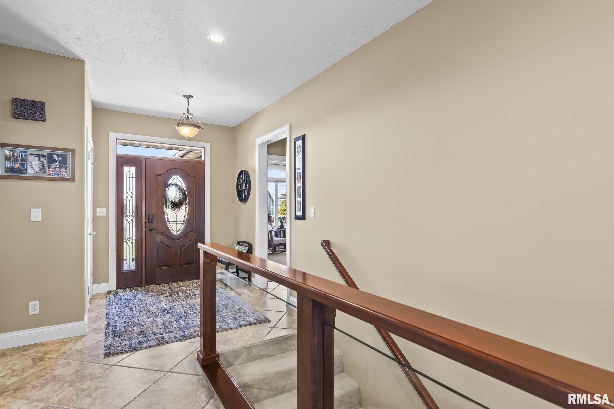 2104 Dubsdread Lane Springfield, IL 62711 - Photo 2 of 55