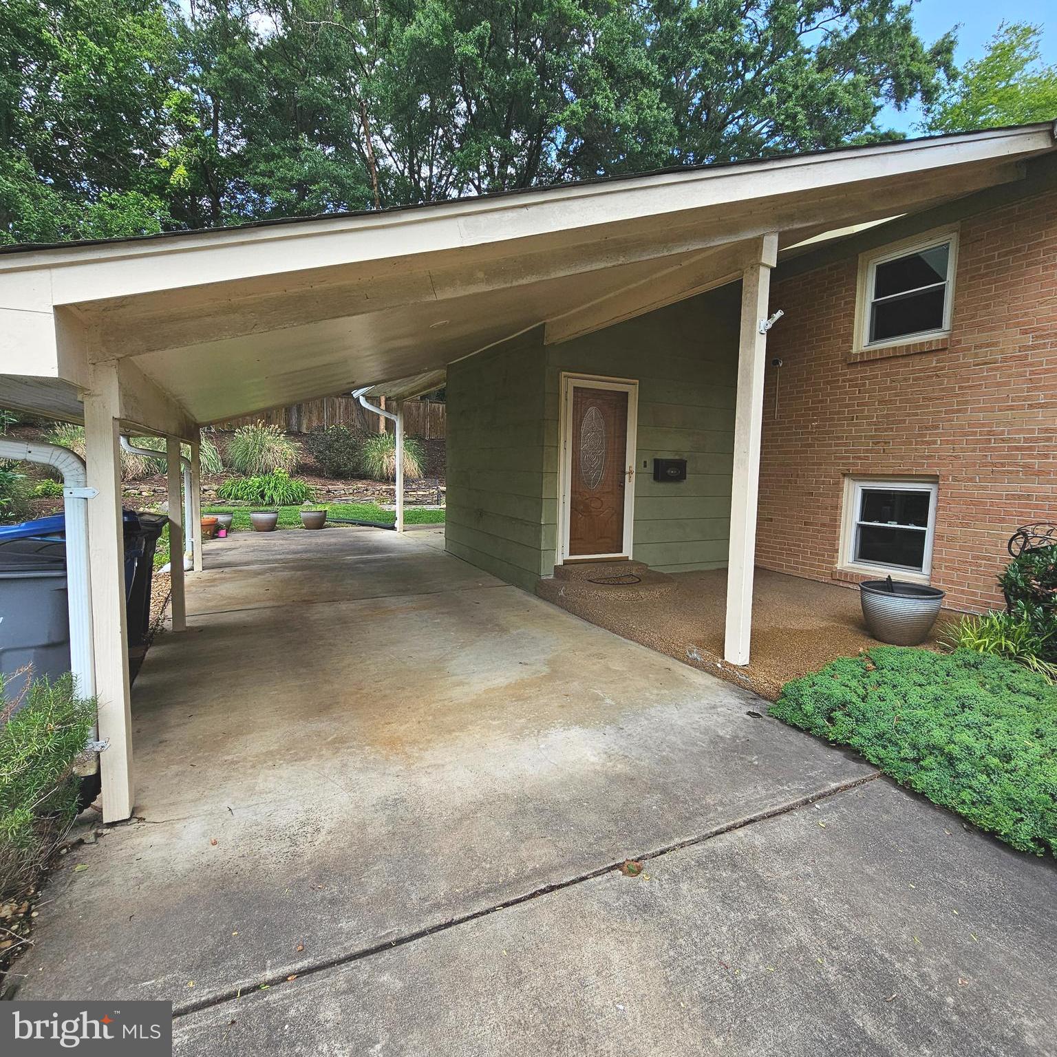 2512 Culpeper Road Alexandria, VA 22308 - Photo 3 of 36