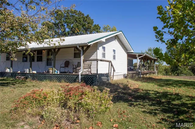 $960,000 | 27232 Z Highway, Canton, MO 63435