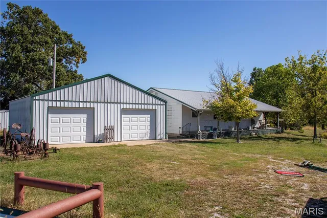 $960,000 | 27232 Z Highway, Canton, MO 63435