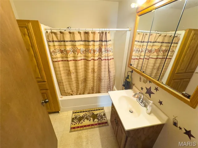 $960,000 | 27232 Z Highway, Canton, MO 63435