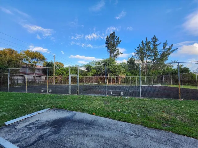 $265,000 | 3027 East Missionwood Lane, Unit B, Hollywood, FL 33025