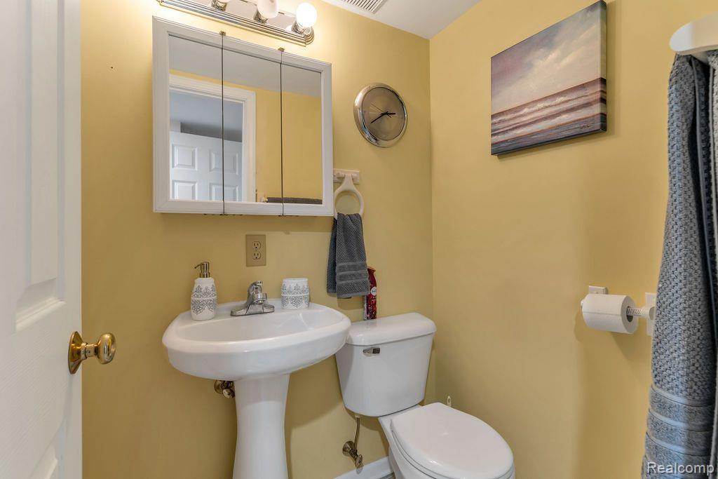 3547 Ridgecliffe Drive Flint, MI 48532 - Photo 23 of 36 Gallery Image 23